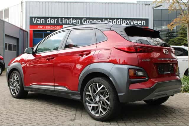 Hyundai Kona (2021) thumbnail 3