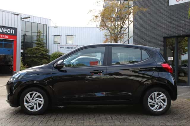 Hyundai i10 (2022) thumbnail 2