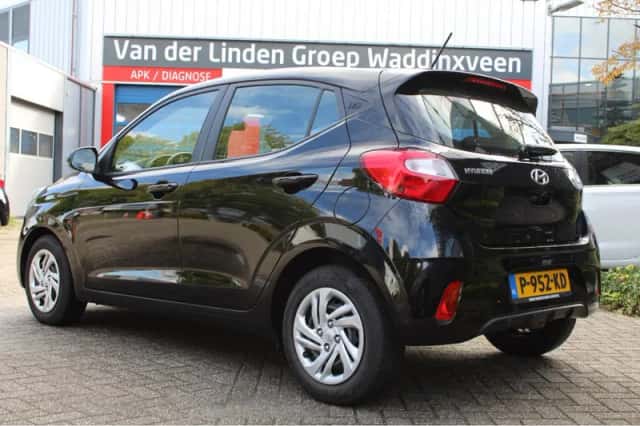 Hyundai i10 (2022) thumbnail 3
