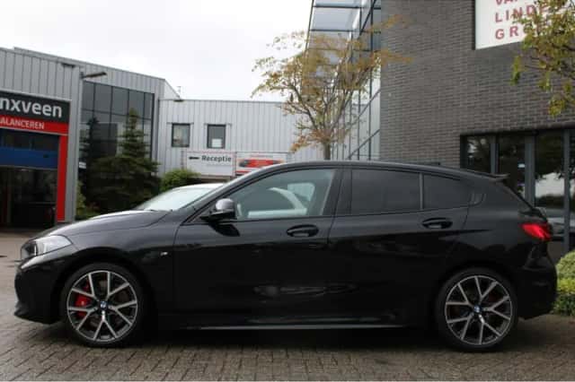 BMW 1-Serie (2024) thumbnail 2
