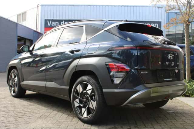 Hyundai Kona (2023) thumbnail 3