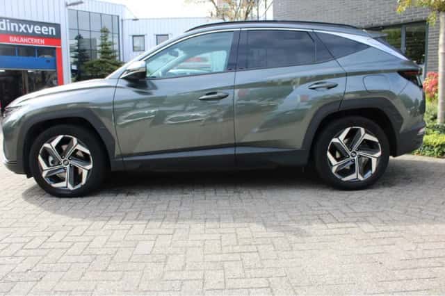 Hyundai Tucson (2023) thumbnail 2
