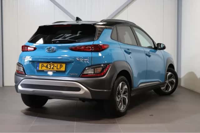 Hyundai Kona (2022) thumbnail 3