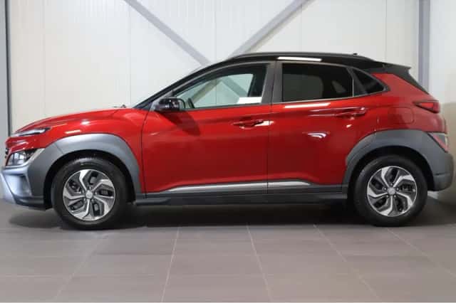Hyundai Kona (2021) thumbnail 2