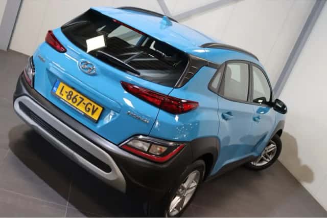 Hyundai Kona (2021) thumbnail 4