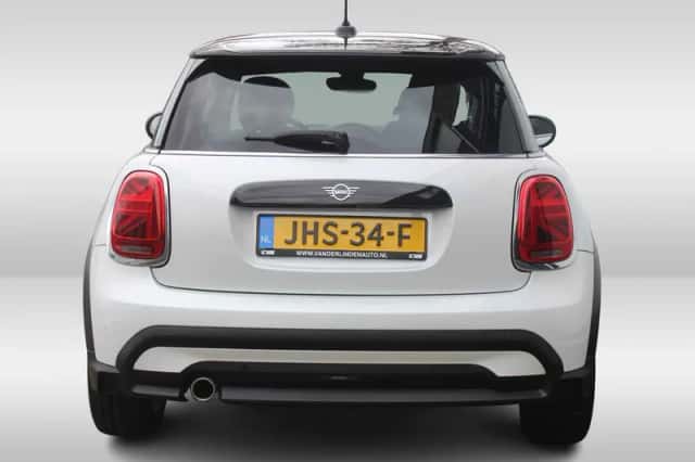 MINI Cooper (2023) thumbnail 5