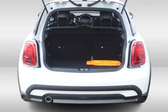 MINI Cooper (2023) thumbnail 6