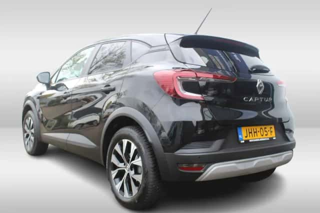 Renault Captur (2024) thumbnail 4