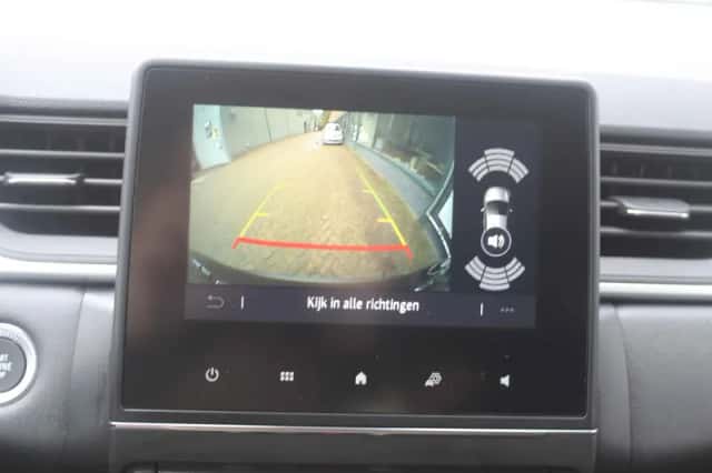 Renault Captur (2024) thumbnail 6
