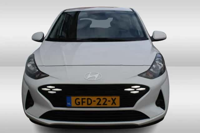 Hyundai i10 (2024) thumbnail 2