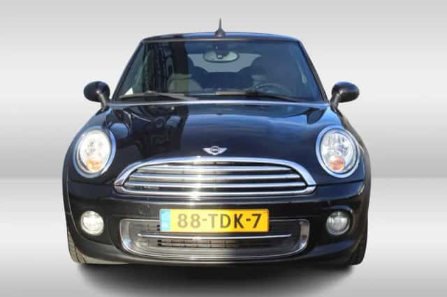 MINI Cooper (2012) thumbnail 2