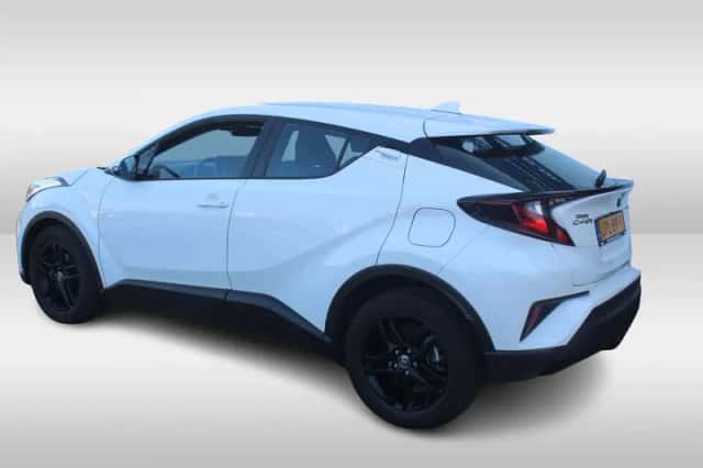 Toyota C-HR (2023) thumbnail 4