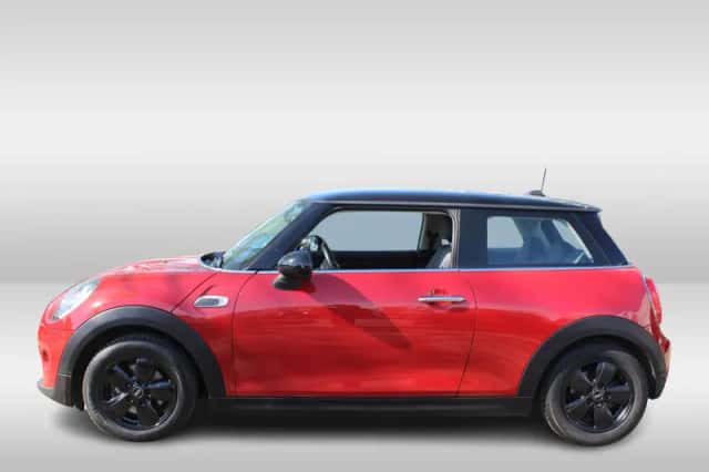 MINI Cooper (2016) thumbnail 3