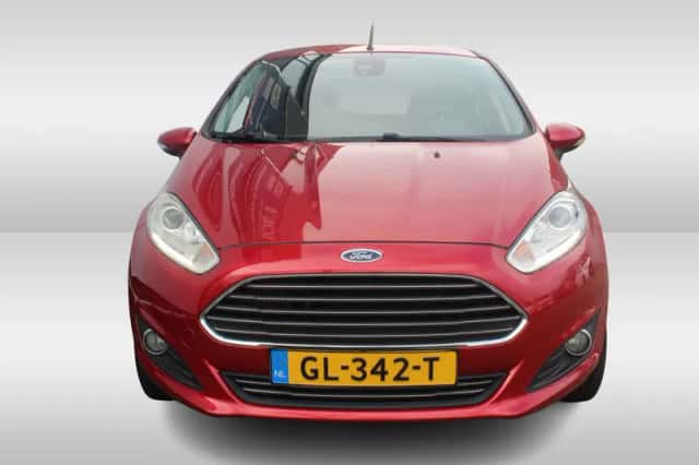 Ford Fiesta (2015) thumbnail 2