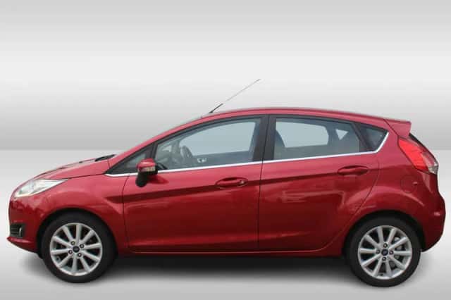 Ford Fiesta (2015) thumbnail 3