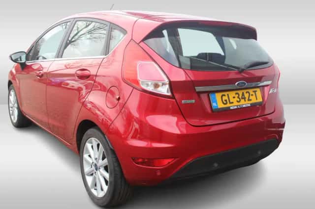 Ford Fiesta (2015) thumbnail 4