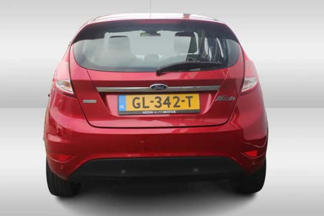 Ford Fiesta (2015) thumbnail 5