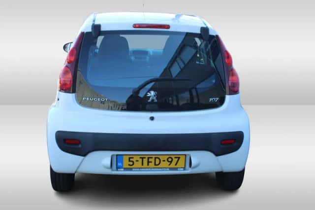 Peugeot 107 (2014) thumbnail 5