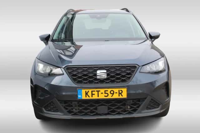 SEAT Arona (2023) thumbnail 2