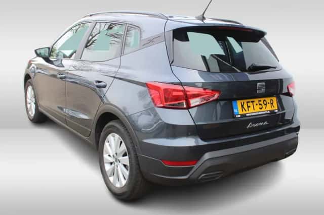 SEAT Arona (2023) thumbnail 4