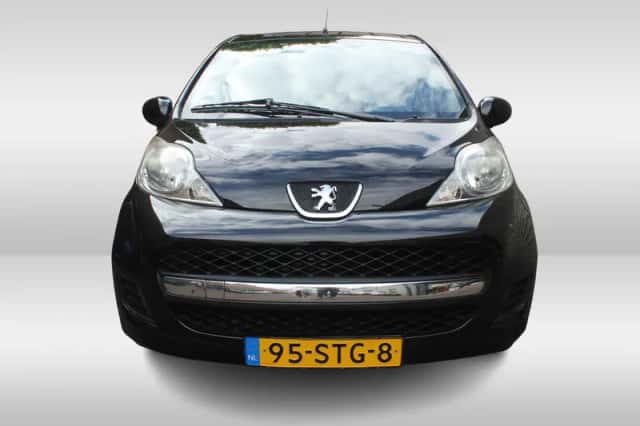 Peugeot 107 (2011) thumbnail 2