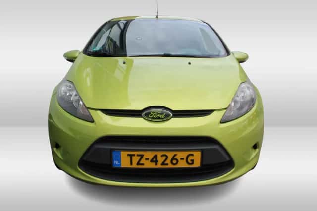Ford Fiesta (2011) thumbnail 2