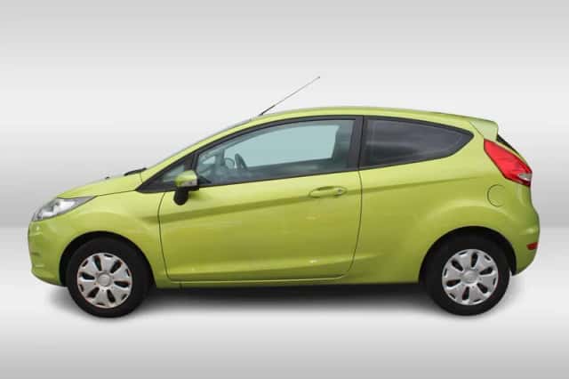 Ford Fiesta (2011) thumbnail 3