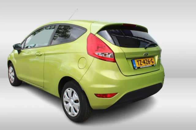 Ford Fiesta (2011) thumbnail 4