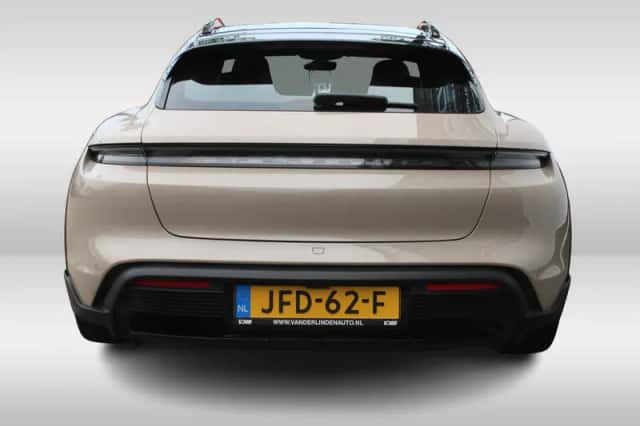Porsche Taycan Cross Turismo (2022) thumbnail 5