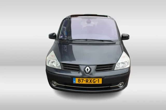 Renault Espace (2011) thumbnail 2
