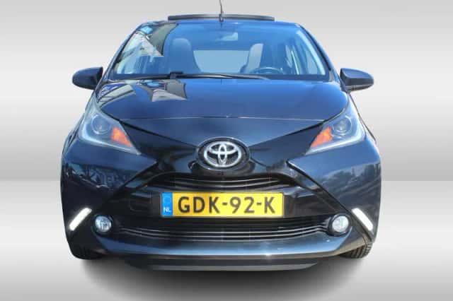 Toyota Aygo (2015) thumbnail 2