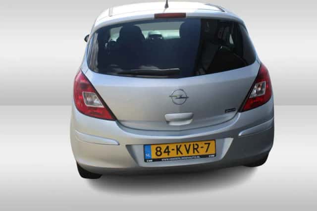 Opel Corsa (2010) thumbnail 5