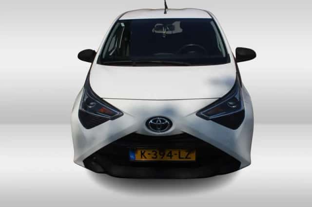 Toyota Aygo (2020) thumbnail 2