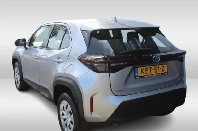 Toyota Yaris Cross (2023) thumbnail 4