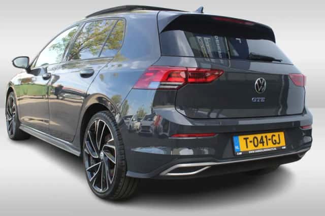 Volkswagen Golf (2021) thumbnail 4