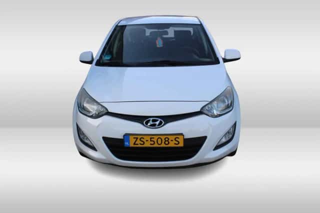 Hyundai i20 (2012) thumbnail 2