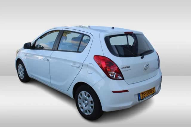 Hyundai i20 (2012) thumbnail 4