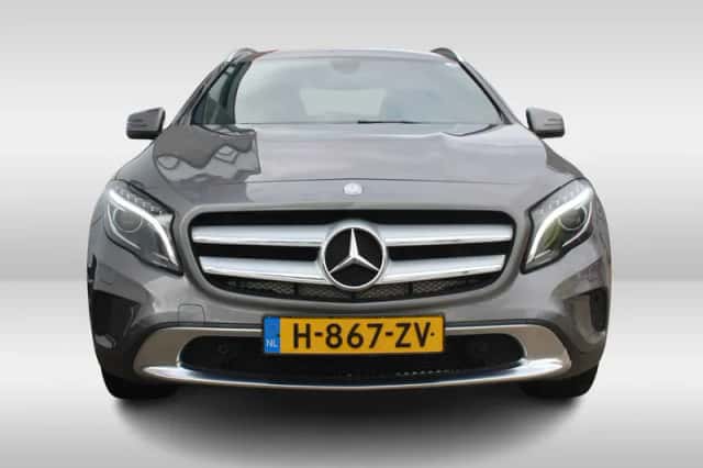 Mercedes-Benz GLA-Klasse (2016) thumbnail 2