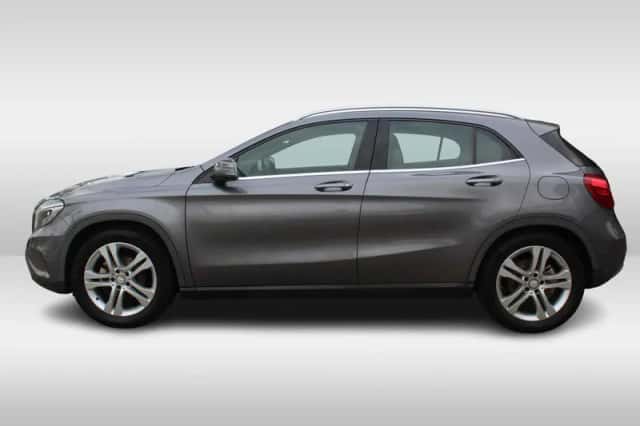 Mercedes-Benz GLA-Klasse (2016) thumbnail 3