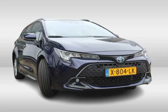 Toyota Corolla (2024) thumbnail 2
