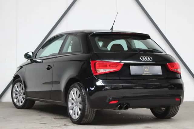Audi A1 (2011) thumbnail 3