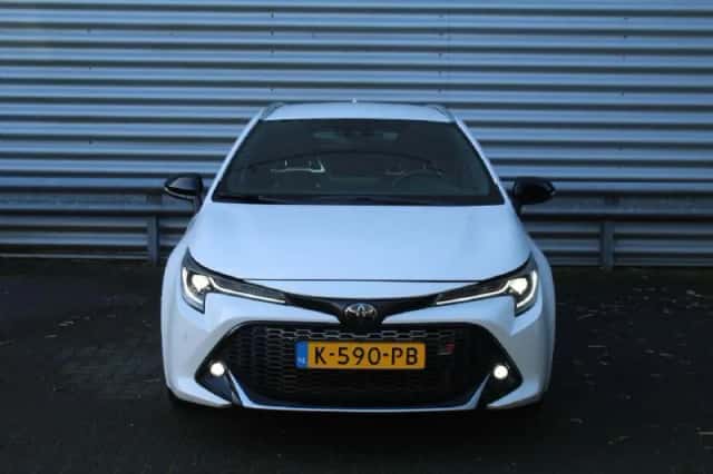 Toyota Corolla (2021) thumbnail 2