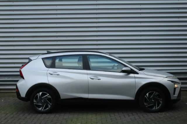 Hyundai Bayon (2022) thumbnail 4