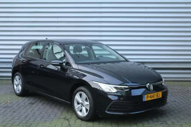 Volkswagen Golf (2022) thumbnail 3