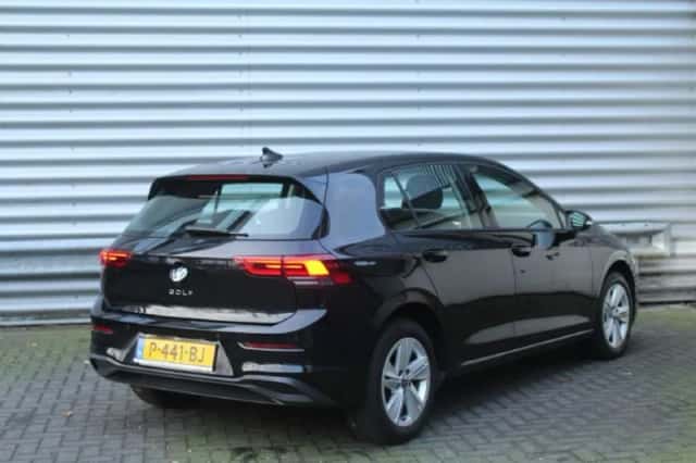 Volkswagen Golf (2022) thumbnail 5