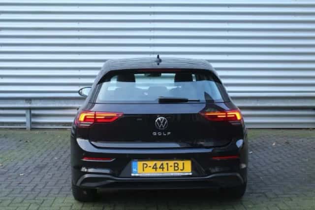 Volkswagen Golf (2022) thumbnail 6