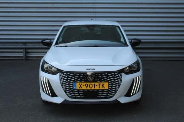 Peugeot 208 (2024) thumbnail 2