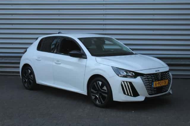 Peugeot 208 (2024) thumbnail 3