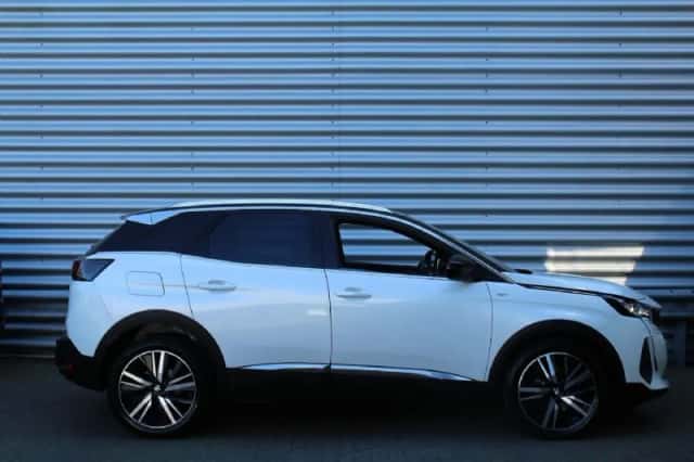 Peugeot 3008 (2021) thumbnail 4