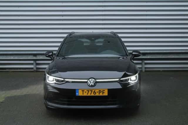 Volkswagen Golf (2023) thumbnail 2